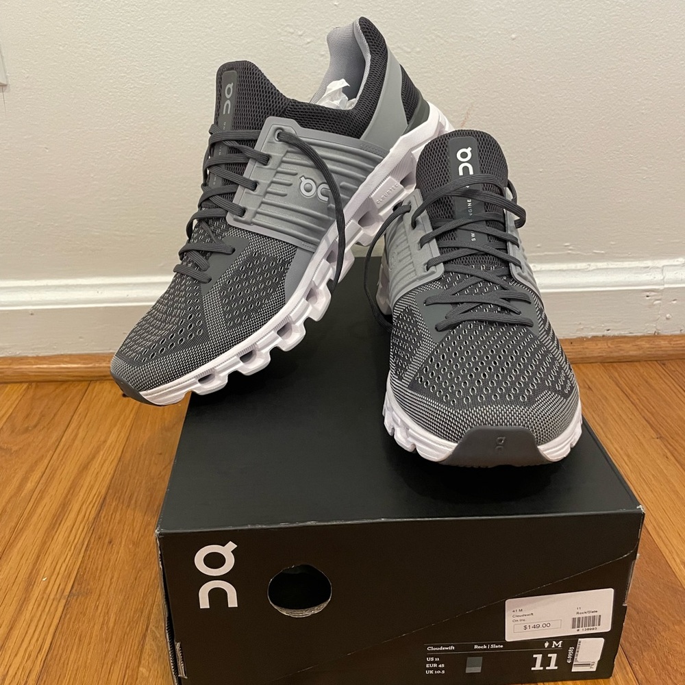 On Cloud Mens Sneakers